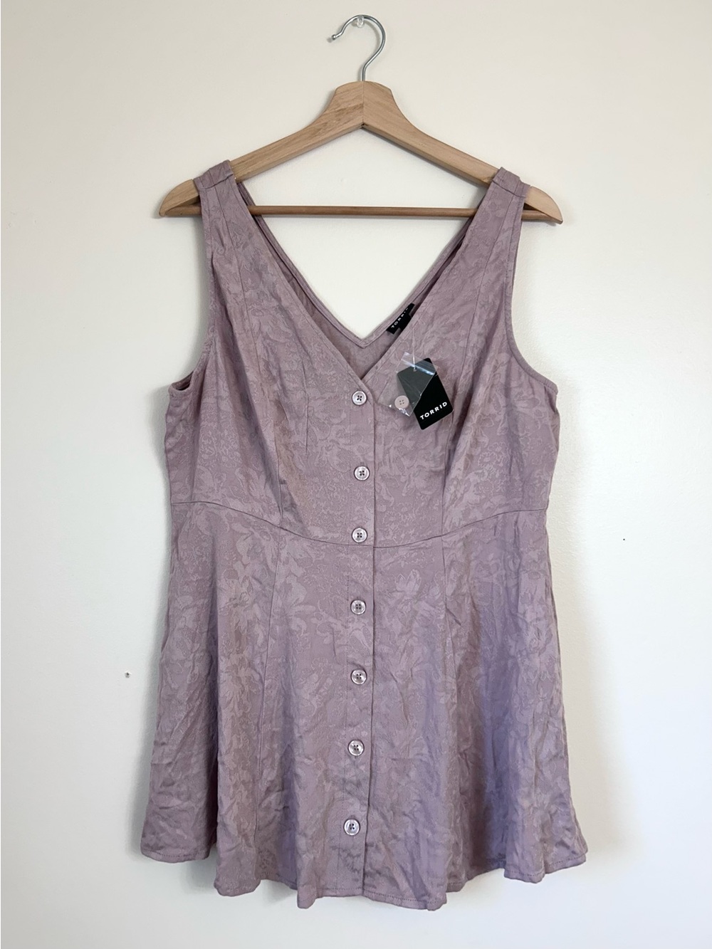 NWT Torrid Dusty Lavender Floral Jacquard Button-Front V-Neck Tank Top Cami